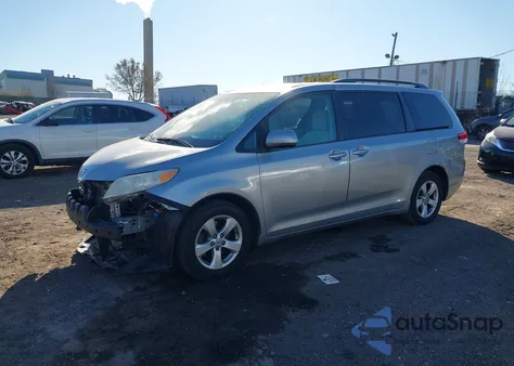 2012 Toyota Sienna Le V6 8 Passenger из США, поврежденный, VIN 5TDKK3DC7CS223162